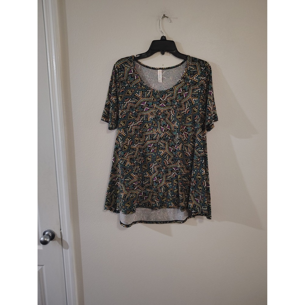 LuLaRoe Irma Tunic Top Womens‎ Medium M Black Geometric Tribal Print High Low SS